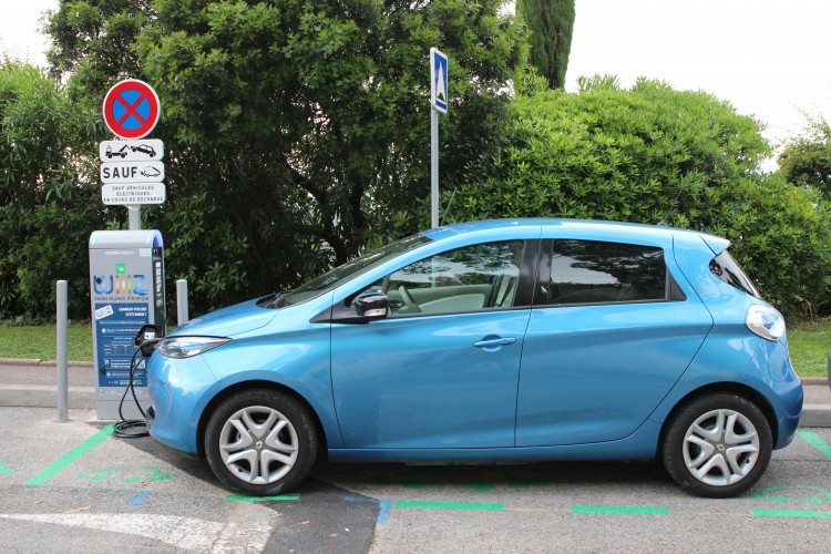 image-Bornes de recharge pour véhicules électriques-2